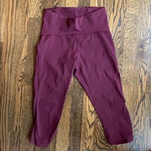 Women’s Lululemon cropped leggings
